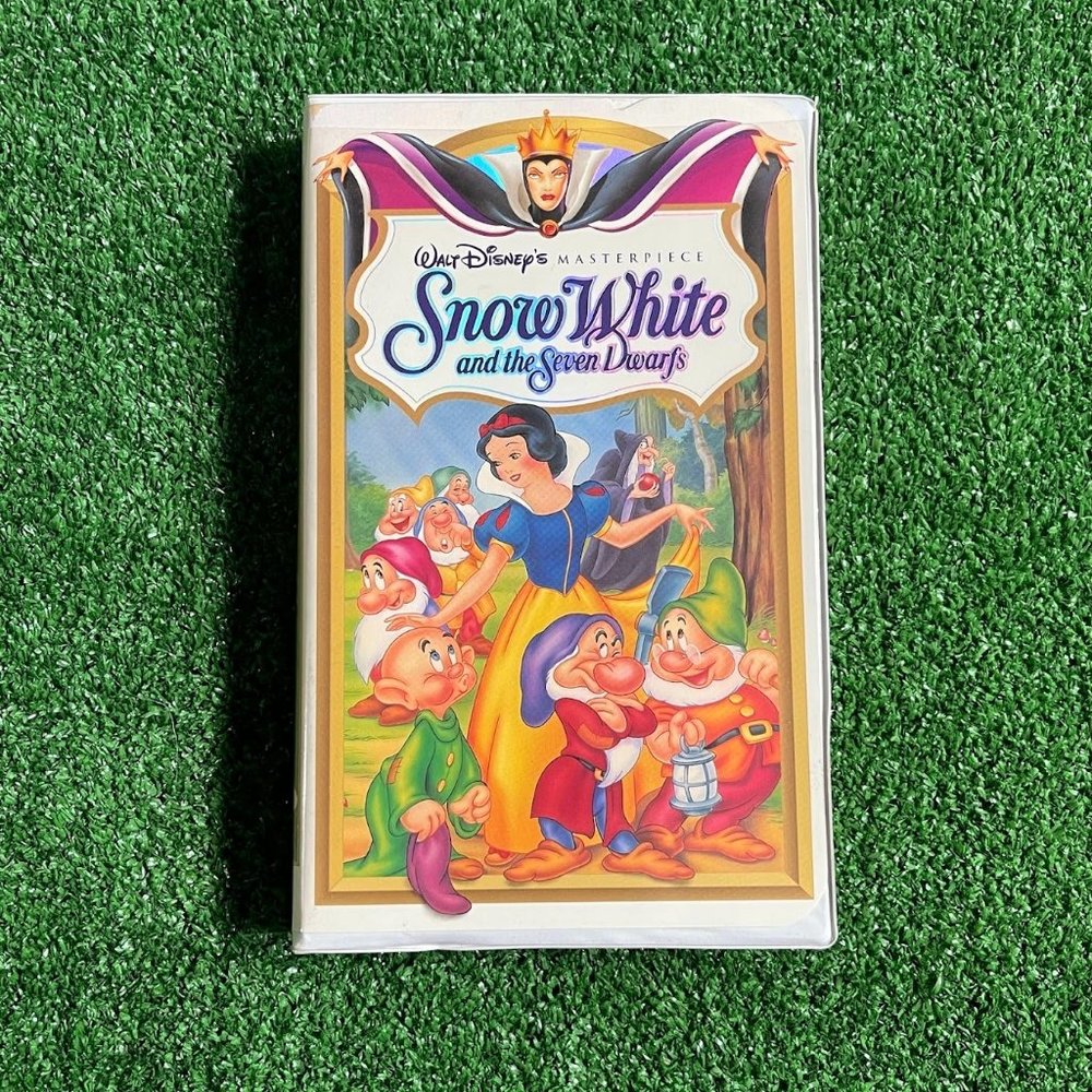 Snow White and the Seven Dwarfs Walt Disney's Masterpiece Collection VHS (1994)